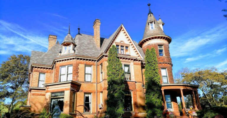 This Michigan Castle Turns Father’s Day Dinner Into A Royal Multi-Course Experience