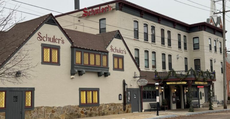 This Michigan Supper Club Has The Kind Of Charm Diners Return For