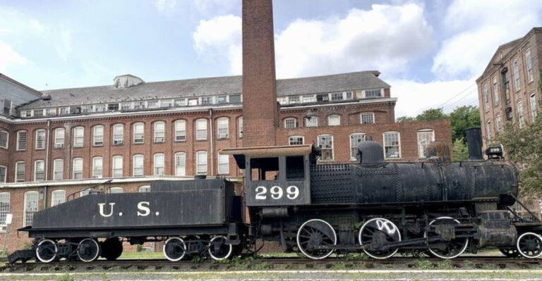 This New Jersey Museum Inside An Old Locomotive Shop Is Way Cooler Than You Expect