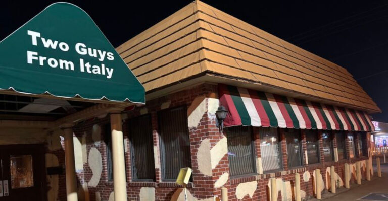 This Old-School Italian Hideaway In Texas Is Stealing Hearts One Bite At A Time