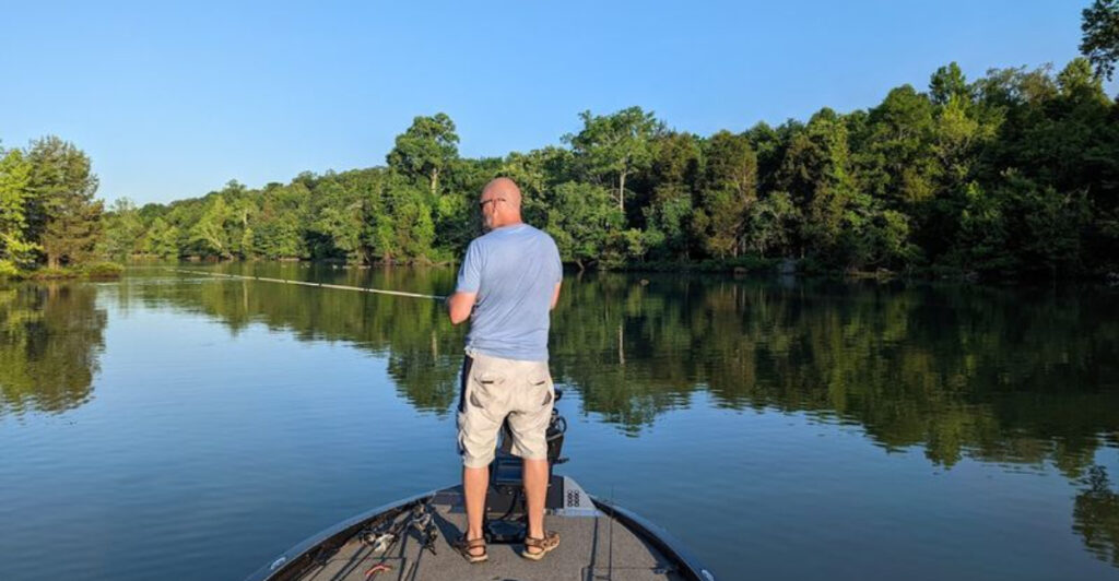 This Peaceful Tennessee Lake Has A Way Of Making The Rest Of The World Disappear