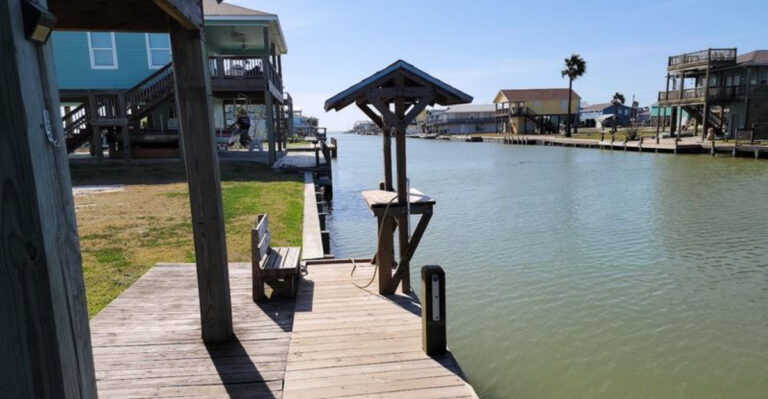 This Secluded Texas Beach Is a Fishing Spot and Dolphin Hideaway