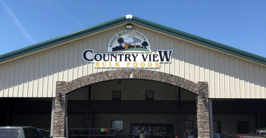 This Small Amish Market Serves Chicken Strips That Are Road Trip Worthy