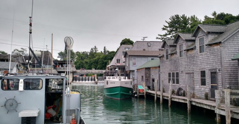 This Small Michigan Lake Town Is Quietly Stealing Hearts With Its Beauty