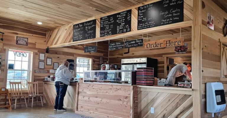 This Tennessee Amish Buffet Serves The Kind Of Comfort Food People Crave