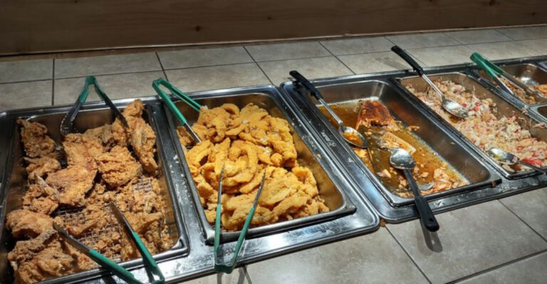 This Tennessee Buffet Serves So Much Fried Chicken, You’ll Leave Completely Full