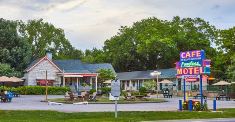 This Tennessee Café Has Earned A Reputation Worth The Long Drive