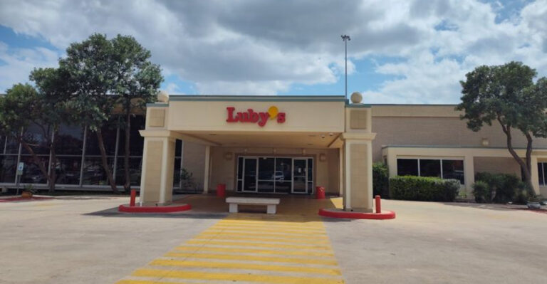 This Texas Cafeteria Classic Brings Comfort Food and Nostalgia Together on One Tray