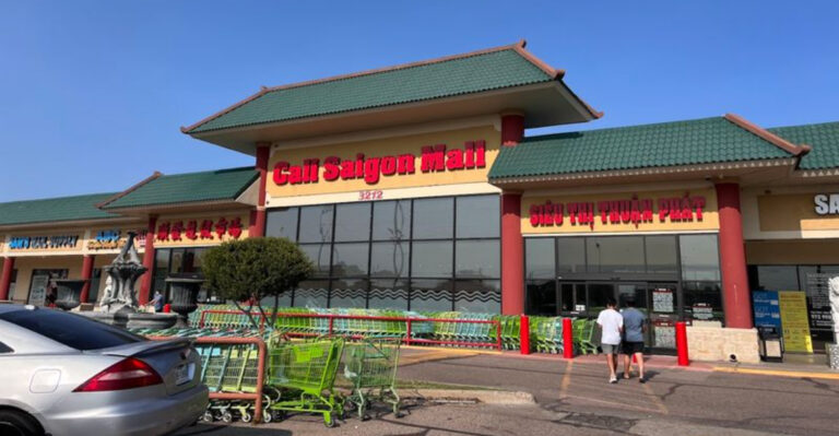 This Vietnamese Market in Texas Feels Like Strolling Through a Street Market in Saigon