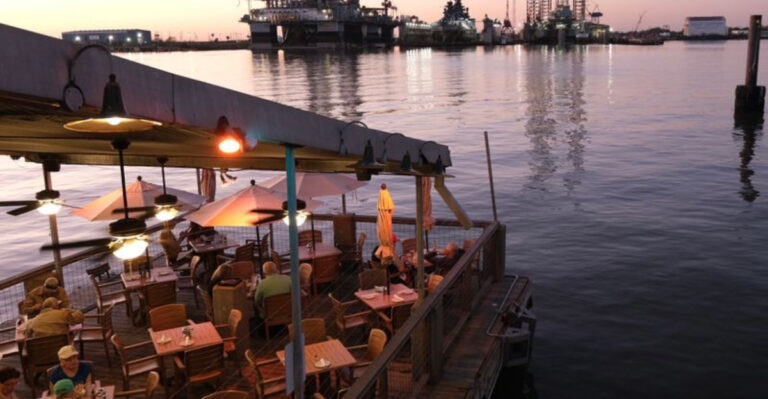 This Waterfront Texas Seafood Spot Serves Fried Shrimp, Gumbo, And Sunset Views