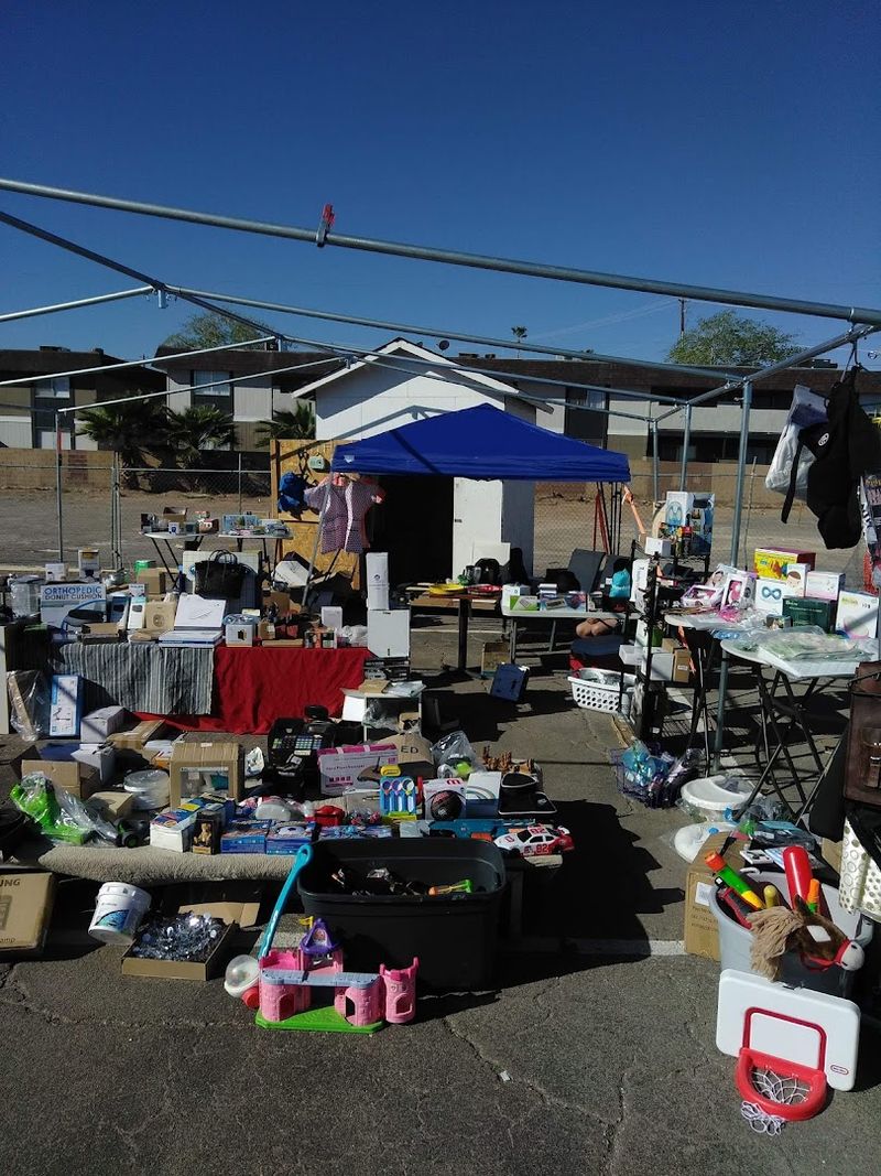 Boulder Highway Swap Meet (Las Vegas) Boulder Highway Swap Meet (Las Vegas)