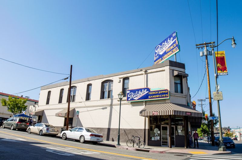 A Downtown Arrival With Real Old Los Angeles Energy