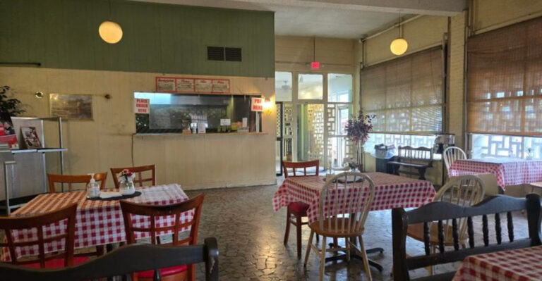What Was Once A Memphis Gas Station Is Now A Tennessee BBQ Institution