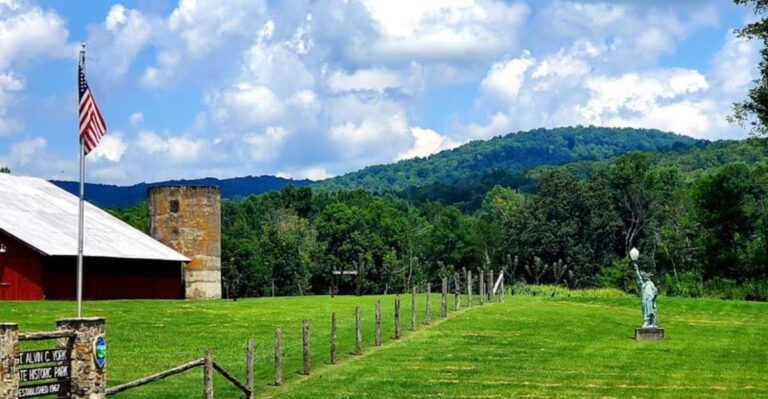 You’ll Want To Roll The Windows Down In These 12 Beautiful Tennessee Towns