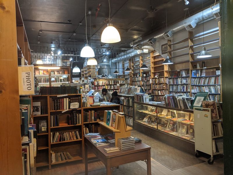 More Than Retail: A Bookstore That Behaves Like a Cultural Room