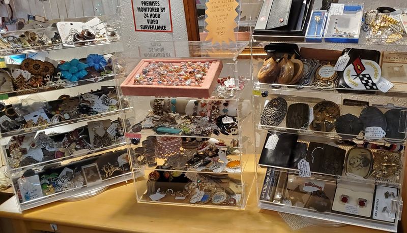 Unique Jewelry Finds From Multiple Eras Unique Jewelry Finds From Multiple Eras