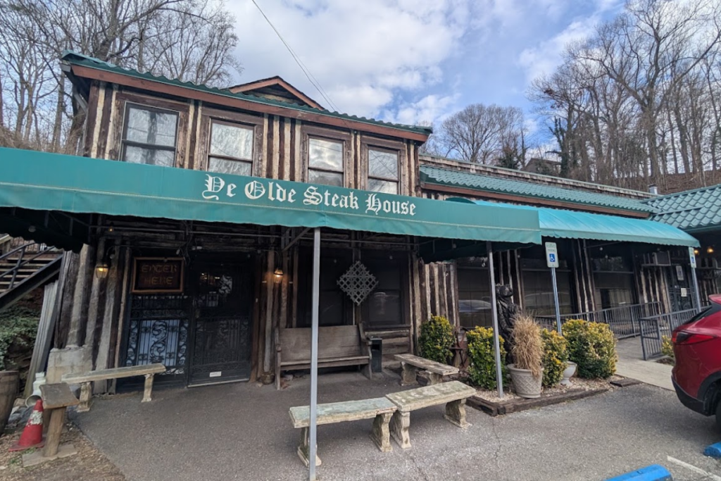 10 Classic Tennessee Restaurants That Will Take You Straight Back in Time