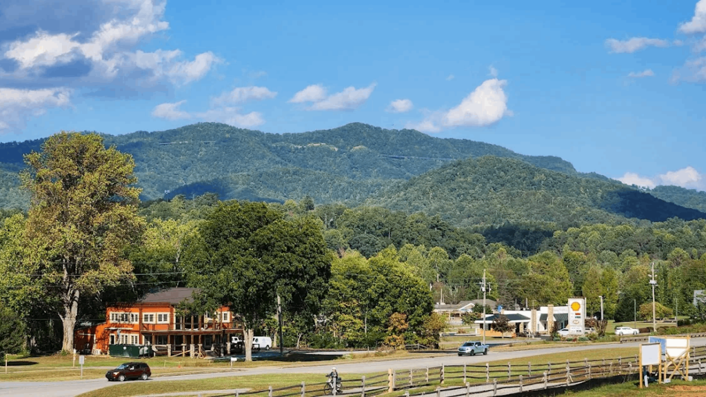 10 Forgotten Tennessee Resort Towns That Are Quietly Beautiful Again