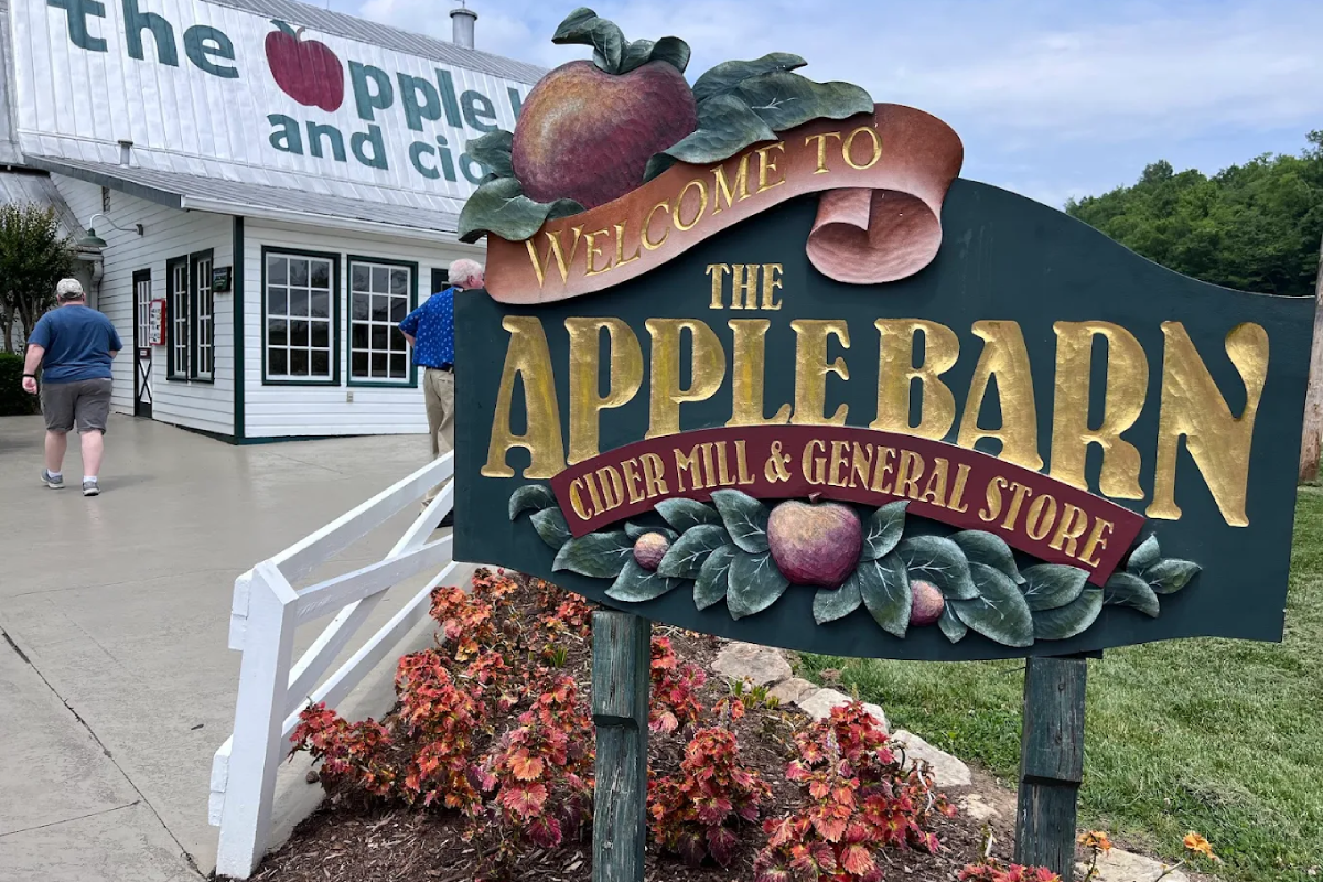 10 Tennessee Farm Bakeries That Make Summer Drives Delicious