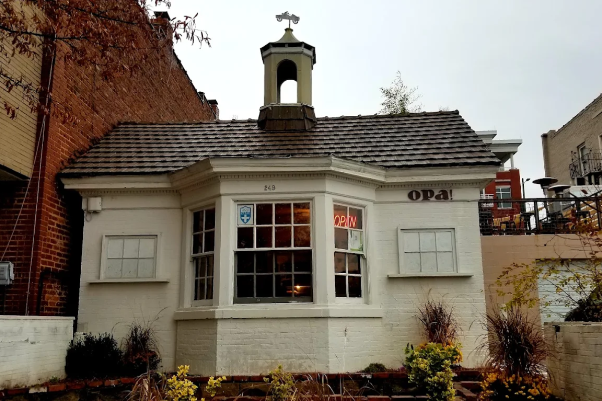 10 Tennessee Greek Restaurants That Make Dinner Feel Like A Mini Mediterranean Escape
