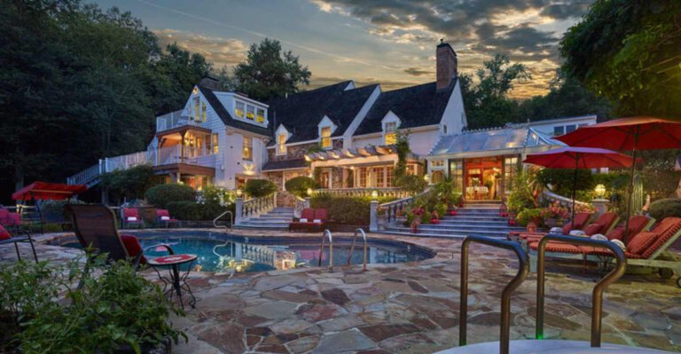 10 Historic Pennsylvania Hotels That Feel Frozen in Another Era