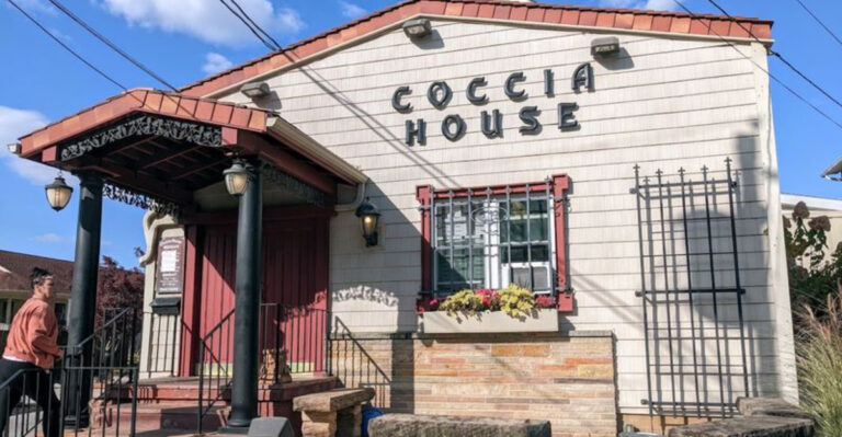 12 Legendary Ohio Pizza Places With A True Cult Following