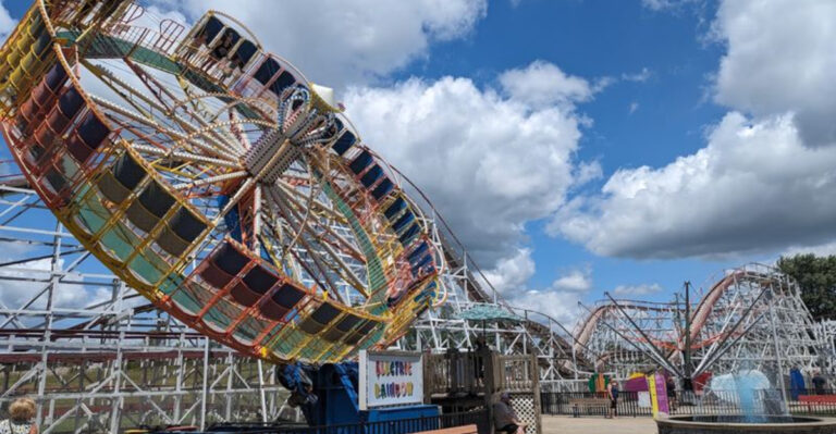 12 Ohio Vintage Carousels And Old-Fashioned Amusement Stops To Visit Before The End Of Summer