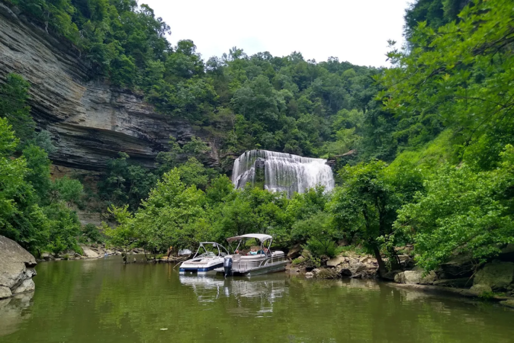 13 Cheap Tennessee Road Trip Destinations That Are Big on Fun and Easy on Your Wallet