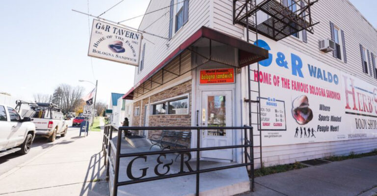 13 Hidden Ohio Restaurants Locals Keep Secret From Tourists In 2026