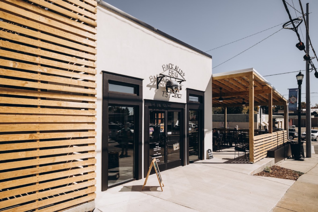 15 Tennessee Food Spots Travelers Find by Accident and Love Forever