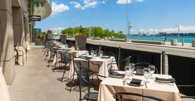 17 Michigan Italian Restaurants Where Getting A Reservation Feels Like Winning
