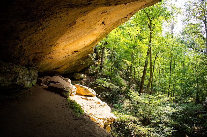 Hemlock Cliffs (English) Hemlock Cliffs (English)
