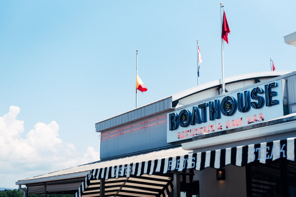 6 Chattanooga Waterfront Restaurants That Serve Up Stunning Tennessee Views
