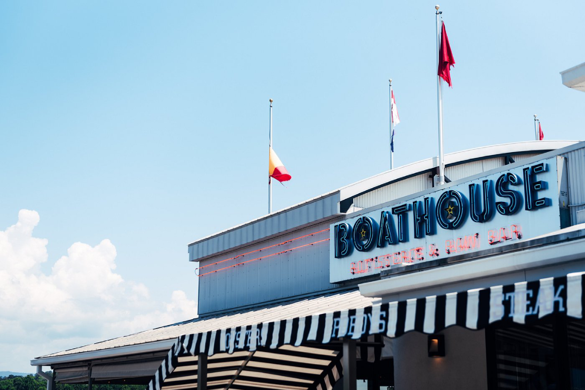 6 Chattanooga Waterfront Restaurants That Serve Up Stunning Tennessee Views
