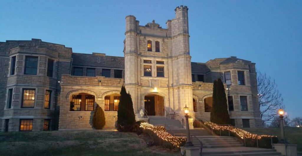 6 Chilling Places In Missouri That Might Stay With You Long After You Leave