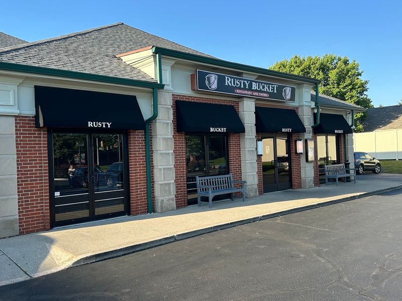 A Low-Key Storefront With a Barroom Pulse