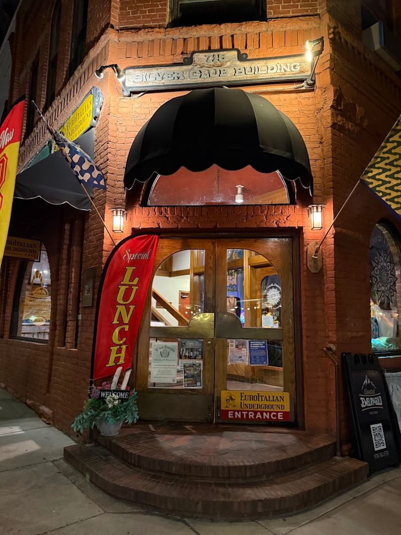 Why the Underground Setting Suits Glenwood Springs So Well Why the Underground Setting Suits Glenwood Springs So Well