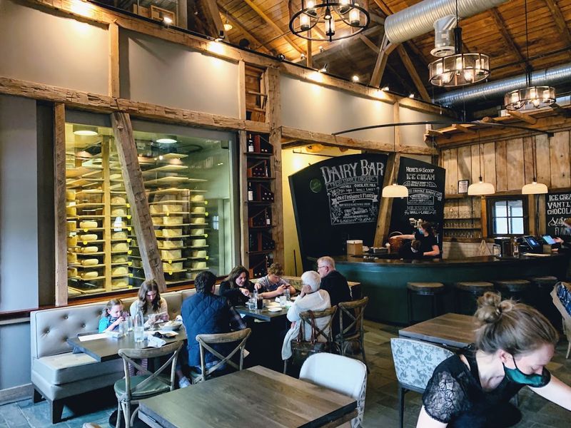 How the Service Style and Pacing Shape the Visit How the Service Style and Pacing Shape the Visit