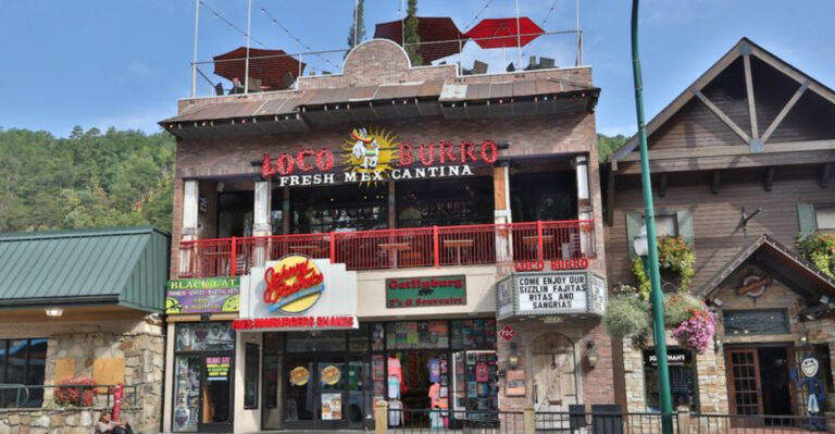 8 Stunning Mountain-View Restaurants In Gatlinburg, Tennessee For A Scenic Meal
