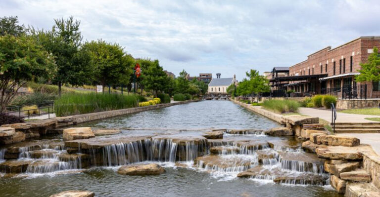 8 Texas Waterfront Walks That Are Basically Free Weekend Therapy