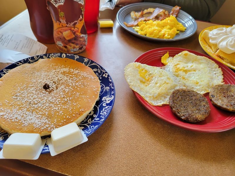 Classic Country Breakfast Done Right Classic Country Breakfast Done Right