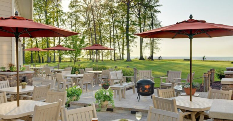 9 Ohio Lakefront Restaurants Where Dinner Comes With Sunset Views And Vacation Vibes