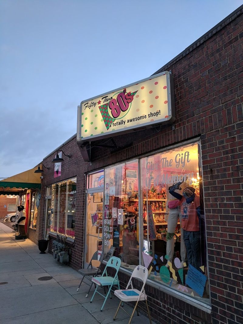 A Neon Jolt on South Broadway