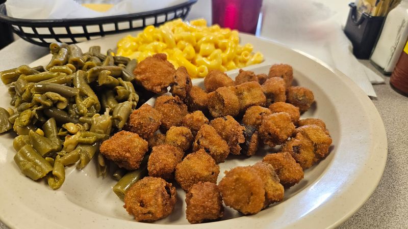 A Budget-Friendly Stop Worth Finding Near Centennial Park A Budget-Friendly Stop Worth Finding Near Centennial Park