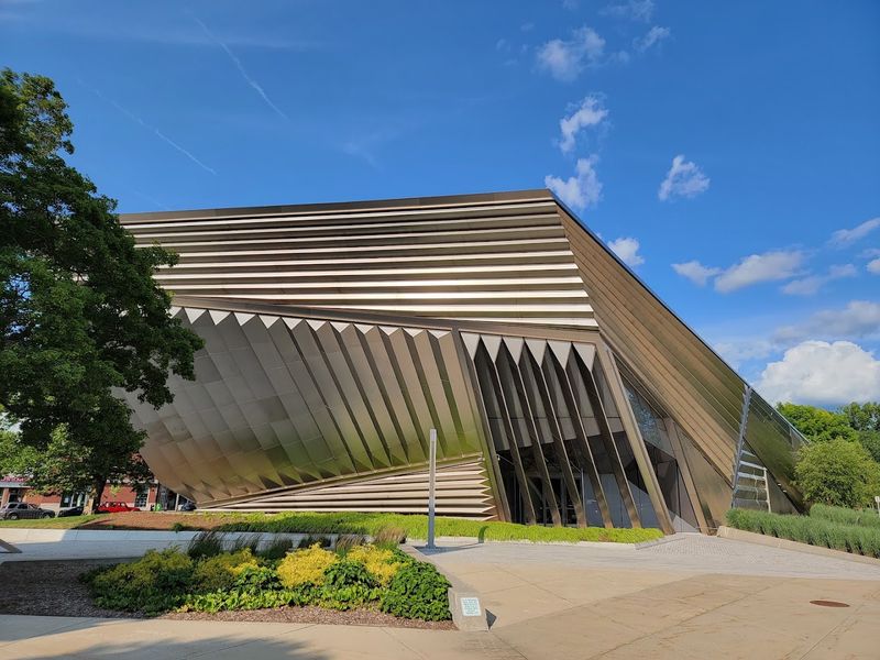 A Building That Rewrites the Rules of Campus Architecture A Building That Rewrites the Rules of Campus Architecture