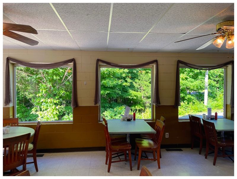 A Cozy, No-Frills Spot With Serious Small-Town Charm