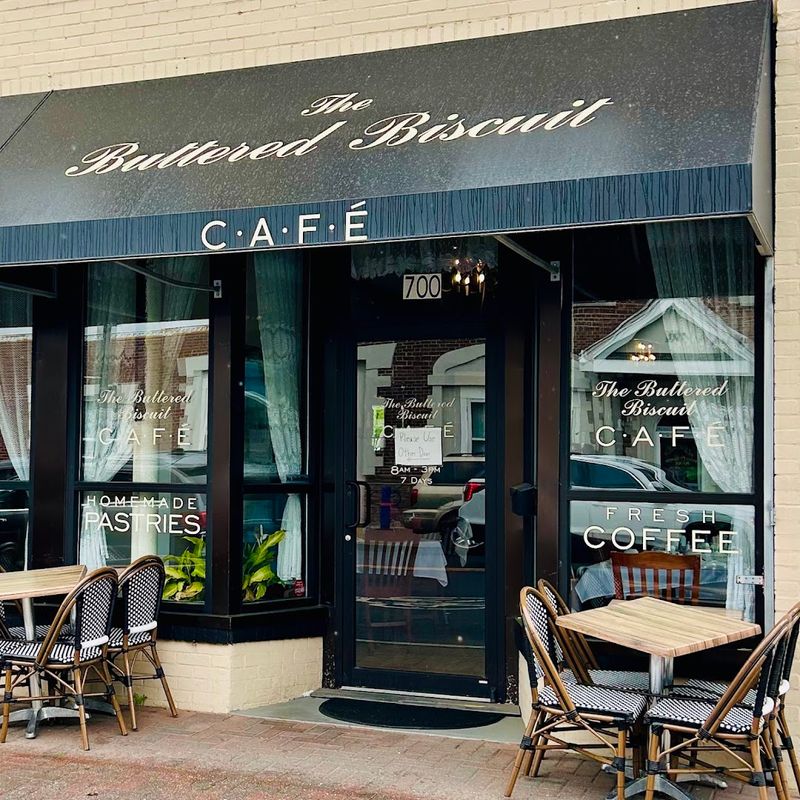A Cozy Setting Near the Shore Completes the Perfect Breakfast