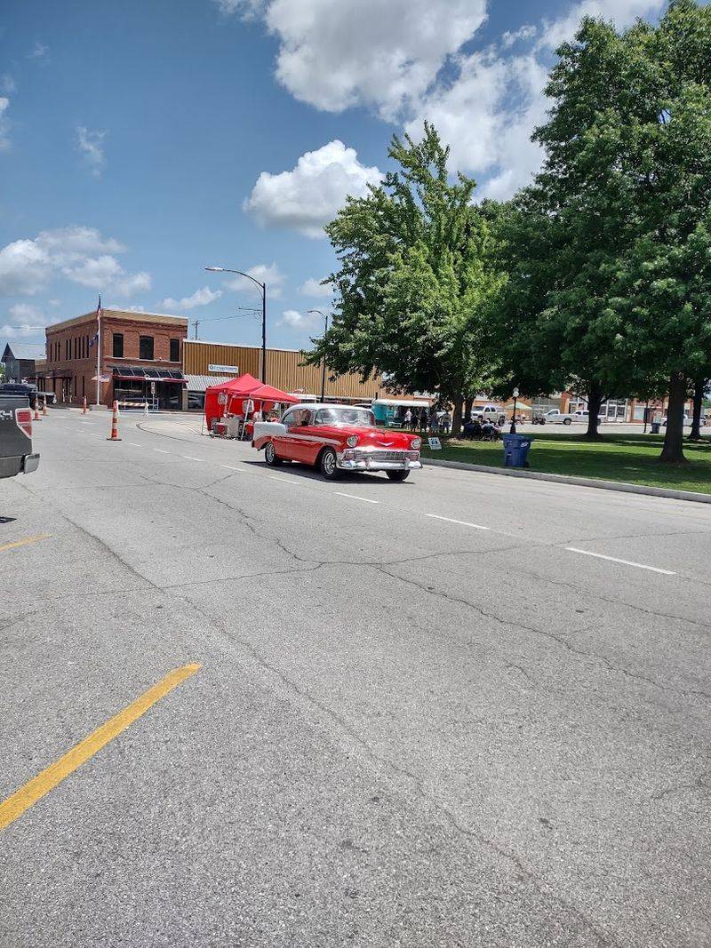 A First Look at Seymour’s Small-Town Heart A First Look at Seymour’s Small-Town Heart