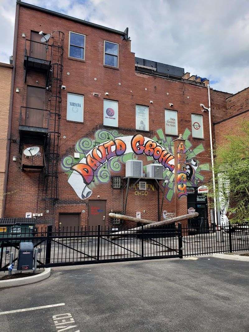 A Giant Tribute You Do Not Expect