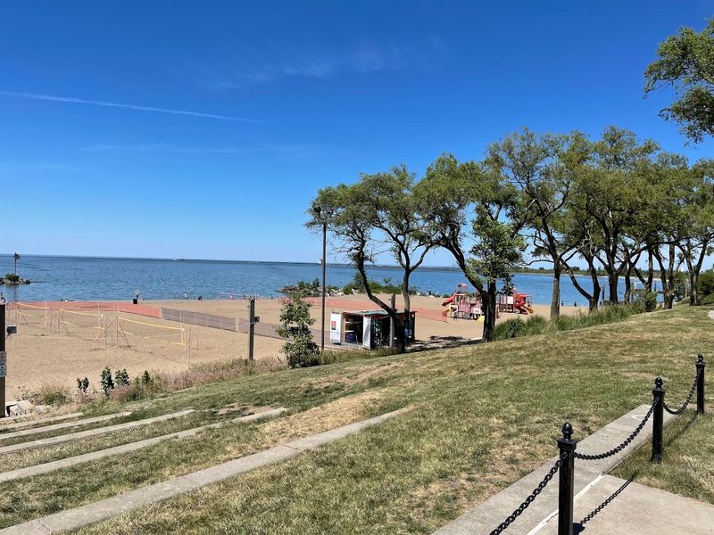 A Lake Erie Beach That Feels Like A Mini Vacation A Lake Erie Beach That Feels Like A Mini Vacation